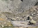 Situazione del laghetto (senz'acqua) al rifugio Morelli Buzzi . (pagina FB Rifugio Morelli Buzzi) Situazione del laghetto (senz'acqua) al rifugio Morelli Buzzi . (pagina FB Rifugio Morelli Buzzi)