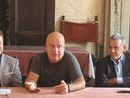 Giuseppe Guerra, direttore Asl Cn1 tra Valerio Maccagno, presidente associazione Amici Ospedale di Savigliano e Carlo Ravazzi, presidente Officina delle Idee di Saluzzo Giuseppe Guerra, direttore Asl Cn1 tra Valerio Maccagno, presidente associazione Amici Ospedale di Savigliano e Carlo Ravazzi, presidente Officina delle Idee di Saluzzo