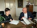 La dottoressa Bringhen con il Commissario dell'Azienda Ospedaliera S.Croce e Carle Livio Tranchida La dottoressa Bringhen con il Commissario dell'Azienda Ospedaliera S.Croce e Carle Livio Tranchida