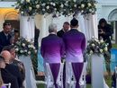 Lo stilista cuneese Alviero Martini si sposa (in viola) a 75 anni con William de Souza [VIDEO]