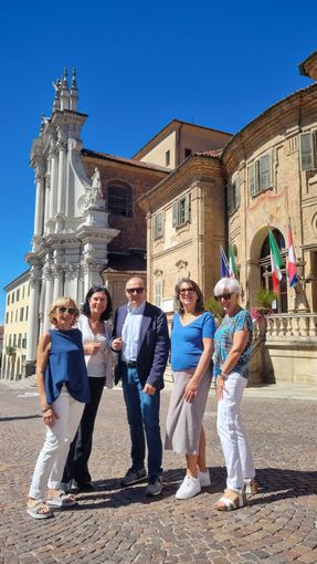 Una quota del direttivo del Premio, da sx Flavia Barberis, Agata Comandè, Mauro Rivetti, Silvia Gullino e Ivana Gianmoena Una quota del direttivo del Premio, da sx Flavia Barberis, Agata Comandè, Mauro Rivetti, Silvia Gullino e Ivana Gianmoena