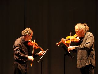 Maurizio Cadossi (violino) e Claudio Gilio (viola) Maurizio Cadossi (violino) e Claudio Gilio (viola)