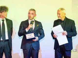 Al centro, Francesco Maglia di Francesco Maglia Milano - Ombrelli dal 1854