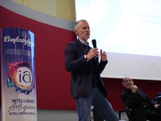 Nelle foto alcuni momenti dell'assemblea di zona tenuta martedì