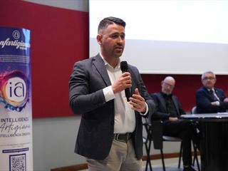 Nelle foto alcuni momenti dell'assemblea di zona tenuta martedì