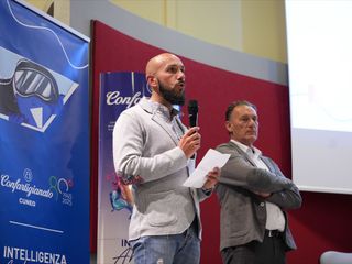 Nelle foto alcuni momenti dell'assemblea di zona tenuta martedì