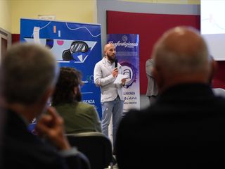 Nelle foto alcuni momenti dell'assemblea di zona tenuta martedì