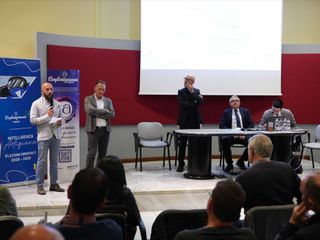 Nelle foto alcuni momenti dell'assemblea di zona tenuta martedì