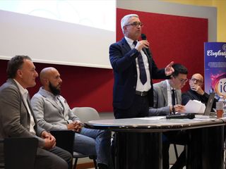 Nelle foto alcuni momenti dell'assemblea di zona tenuta martedì
