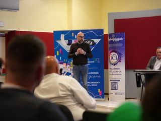 Nelle foto alcuni momenti dell'assemblea di zona tenuta martedì