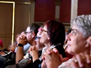 Negli scatti di Teresa Maineri alcuni momenti della serata tenuta al Teatro Toselli di Cuneo