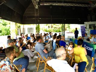 L'incontro tenuto a seguire al Caffè Latino