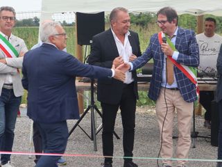 Alcuni momenti della cerimonia tenuta ieri per salutare l'ultimazione del primo lotto dell'opera