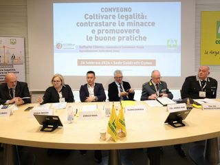 Il tavolo dei relatori al convegno sulle agromafie Il tavolo dei relatori al convegno sulle agromafie