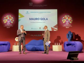 Da sinistra il presidente di Confindustria Cuneo Mauro Gola e Raoul Romoli Venturi, presidente dell’Osservatorio per la Comunicazione di Impresa di Confindustria Piemonte