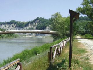 A giorni la Provincia renderà pubblico il bando di gara per la progettazione del terzo ponte A giorni la Provincia renderà pubblico il bando di gara per la progettazione del terzo ponte