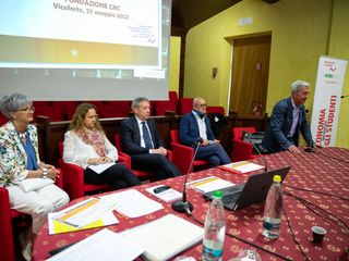 Michelangelo Pellegrino, Presidente CRC Innova; Giuliana Turco, Consigliere Generale Fondazione CRC; Roberto Giordana, Direttore Generazione Fondazione CRC; Wilma Tesio, Vice Responsabile Area Finanza Fondazione CRC; Claudio Alberto, coordinatore del Progetto Conoscere la Borsa Michelangelo Pellegrino, Presidente CRC Innova; Giuliana Turco, Consigliere Generale Fondazione CRC; Roberto Giordana, Direttore Generazione Fondazione CRC; Wilma Tesio, Vice Responsabile Area Finanza Fondazione CRC; Claudio Alberto, coordinatore del Progetto Conoscere la Borsa