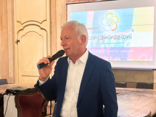 Alcuni momenti della serata di presentazione tenuta ieri a Cherasco Alcuni momenti della serata di presentazione tenuta ieri a Cherasco