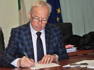 Mario Anselmo, 72 anni, ex dirigente industriale del gruppo tessile Mauli, già sindaco di Paesana per 15 anni