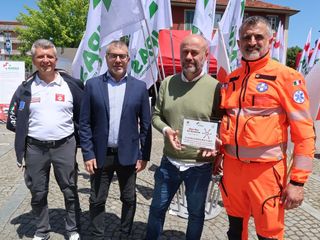 La targa in ricordo di Gianni Della Valle