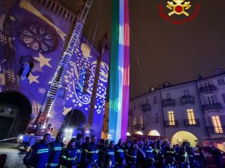 La dimostrazione in piazza Risorgimento La dimostrazione in piazza Risorgimento