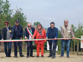 Il taglio del nastro Il taglio del nastro