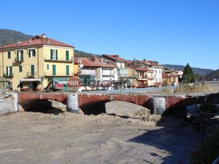 Il ponte Odasso dopo l'alluvione Il ponte Odasso dopo l'alluvione
