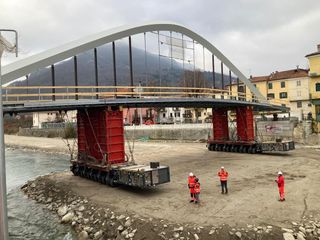 Installato il nuovo ponte Odasso a Garessio . ph Marco Colombo Installato il nuovo ponte Odasso a Garessio . ph Marco Colombo