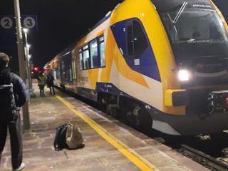 Stazione di Saluzzo, primi arrivi e partenze dei treni Arenaways sulla tratta Cuneo- Saluzzo - Savigliano Stazione di Saluzzo, primi arrivi e partenze dei treni Arenaways sulla tratta Cuneo- Saluzzo - Savigliano