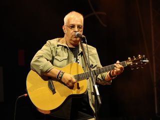 Nelle foto alcune immagini della serata tenuta giovedì in piazza Galimberti a Cuneo