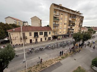 Saluzzo, il passaggio della Vuelta a Espana 2025-foto Cinzia Aimone