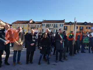 Alcuni momenti della celebrazione della Giornata dell'Unità Nazionale e delle Forze Armate in piazza Castello a Fossano