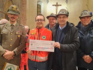 Saluzzo, consegna della donazione alla Croce Verde da parte degli Alpini Ana Monviso - Foto Paola Ravazzi