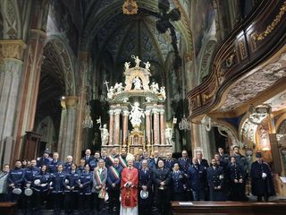 Momenti della conferenza stampa, della consegna dell'onorificenza a Maria Grazia Pallo e della messa del Santo Patrono della Polizia locale