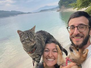 Immagini di Sara Moressa e Paolo Provera in Giappone con Sakè e Genepy