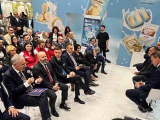 A Tuttofood l'evento per i 60 anni dell'azienda, alla presenza del ministro Francesco Lollobrigida, del presidente di Federalimentare Paolo Mascarino, del presidente di Coldiretti Ettore Prandini e dell’assessore regionale Paolo Bongioanni A Tuttofood l'evento per i 60 anni dell'azienda, alla presenza del ministro Francesco Lollobrigida, del presidente di Federalimentare Paolo Mascarino, del presidente di Coldiretti Ettore Prandini e dell’assessore regionale Paolo Bongioanni