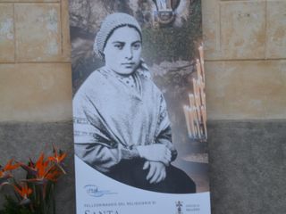 SAluzzo, celebrazione al Santuario delal Consolata, dove è giunto il reliquario con le reliquie di Santa Bernardette - foto tratta dal sito della Diocesi SAluzzo, celebrazione al Santuario delal Consolata, dove è giunto il reliquario con le reliquie di Santa Bernardette - foto tratta dal sito della Diocesi