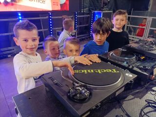 Happy family Disco con Movin On Happy family Disco con Movin On