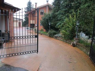 L'ingresso all'azienda "Bricco del Cucù"
