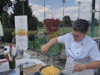 Lorena Bigi Lady Chef di Coazze (To) durante uno show cooking