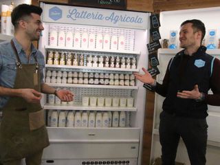 Alessandro Lovera e Alessandro Fusero nella latteria