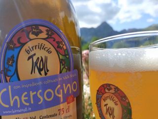 La birra "Chersogno" prodotta con alcuni ingredienti forniti dall'azienda di Landra