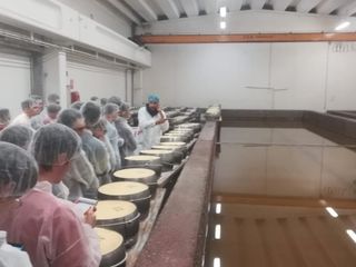 La spiegazione sul come si producono i formaggi