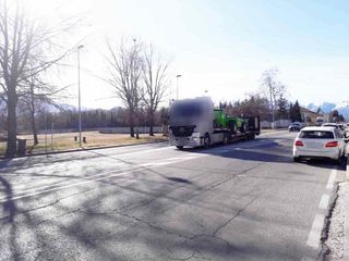 Mezzi pesanti in corso Francia