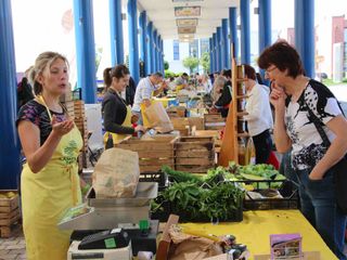 Il mercato di Campagna Amica in piazza della Costituzione a Cuneo