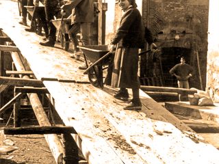 Elvira agli inizi coi ragazzi