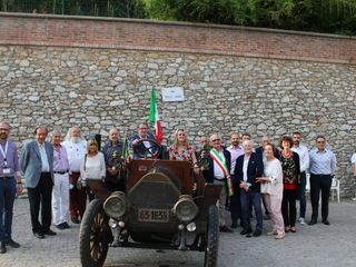 Raffaele con la moglie Gisella a Vicoforte per l'intitolazione della piazza in memoria dei fratelli Ceirano
