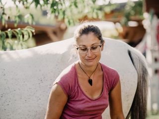Nella fotogallery di Barbara Guazzone Jessica Riviera e la cavalla Fatima al loro passaggio a Cascina Carlotta Nella fotogallery di Barbara Guazzone Jessica Riviera e la cavalla Fatima al loro passaggio a Cascina Carlotta
