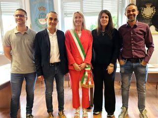 Il sindaco Ivana Casale con i membri della Giunta (Foto: Mauro Ravera)