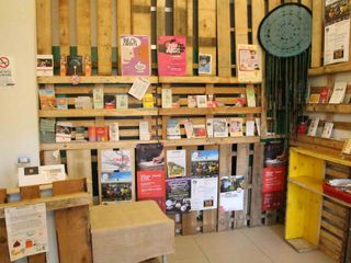 L'area espositiva all'interno del punto vendita riservata alla promozione del territorio